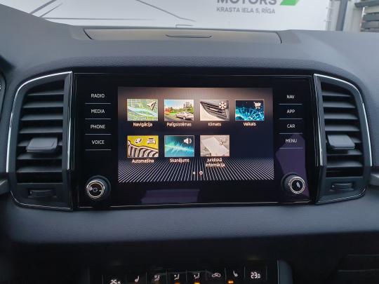 Škoda Karoq Ambition Plus.