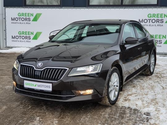 Škoda Superb Ambition.