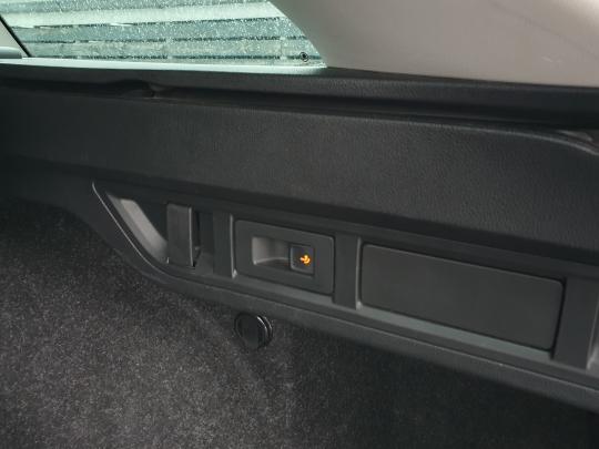 Škoda Octavia Combi Elegance.