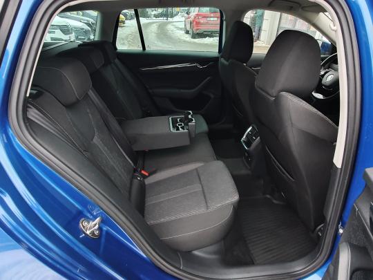 Škoda Octavia Combi Elegance.