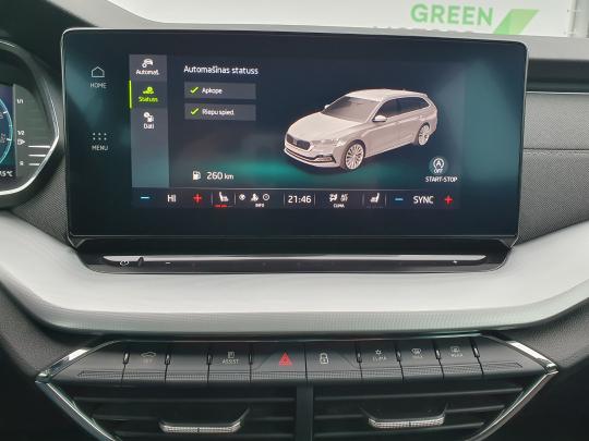 Škoda Octavia Combi Elegance.