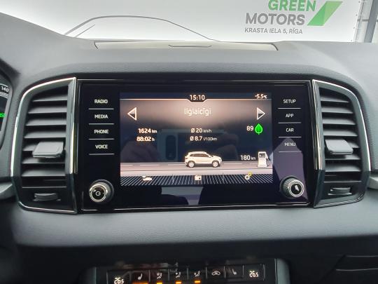 Škoda Karoq Ambition Plus.