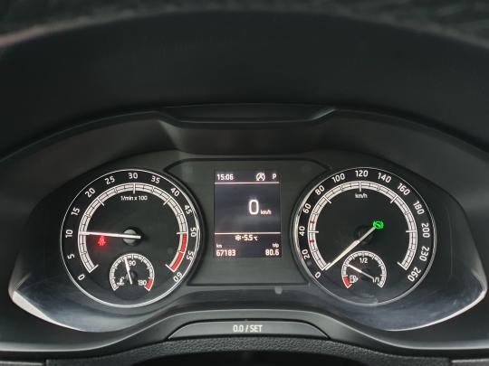 Škoda Karoq Ambition Plus.