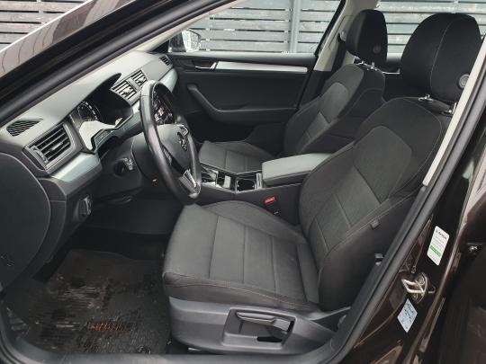 Škoda Superb Ambition.