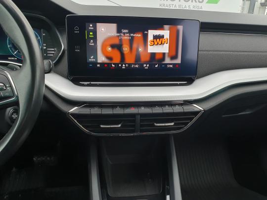 Škoda Octavia Combi Elegance.