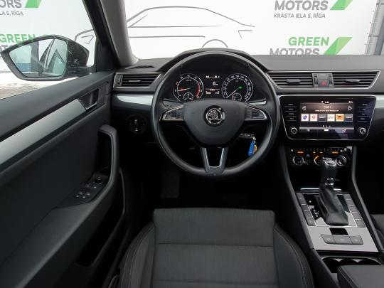 Škoda Superb Ambition.