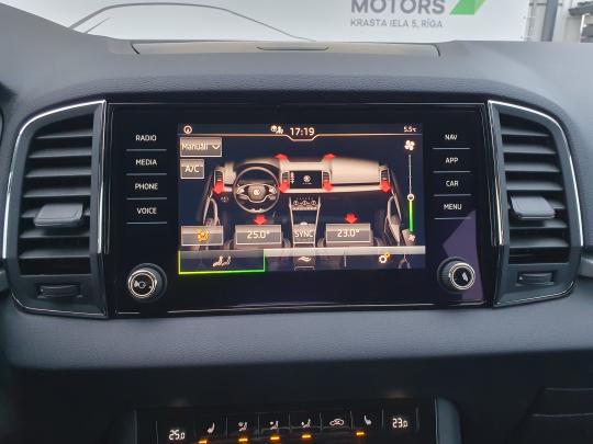 Škoda Karoq Ambition Plus.