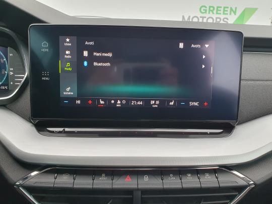 Škoda Octavia Combi Elegance.